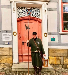 Asmus Weber alias Nachtwächter Heinerich II ©Stadt Springe Anike Molgedey.jpg Asmus Weber alias Nachtwächter Heinerich II ©Stadt Springe Anike Molgedey.jpg